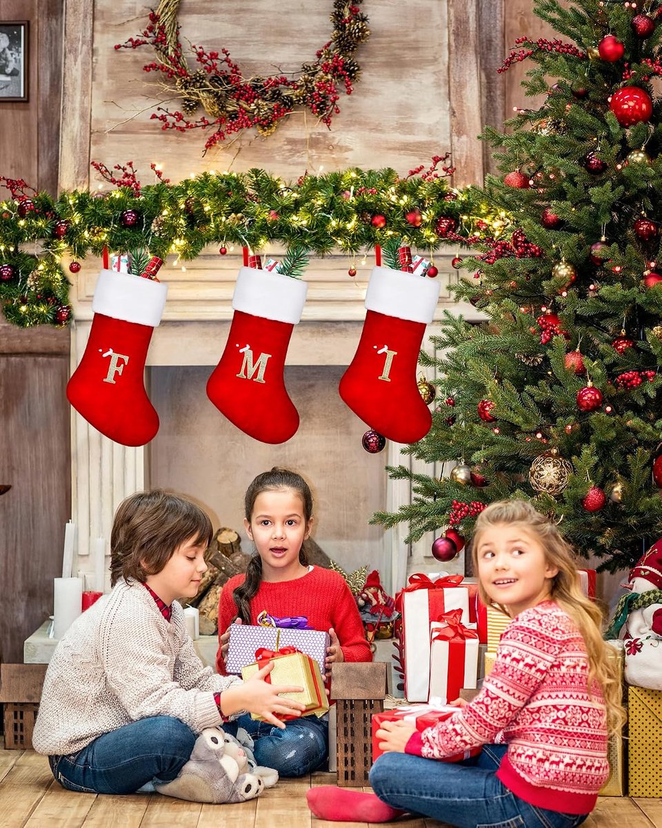 Kousen, Grote Geborduurde Gepersonaliseerde Monogram Kerstkousen met Letters, Rode Hangende Schoorsteen Santa Sokken voor Kerstdecoratie Kerstcadeau (R)
