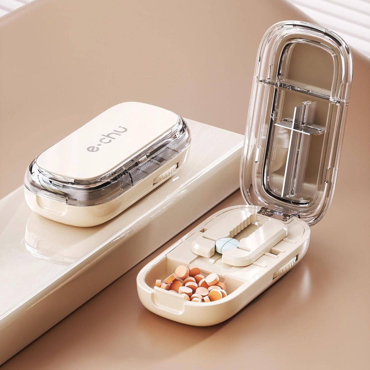 SnelShoppen - Tablet Splitter Pill Cutter Off-White met Borstel en Pincet - 2 in 1 Medicijnverdeler voor Kleine en Grote Pills - Perfect voor Thuis en
