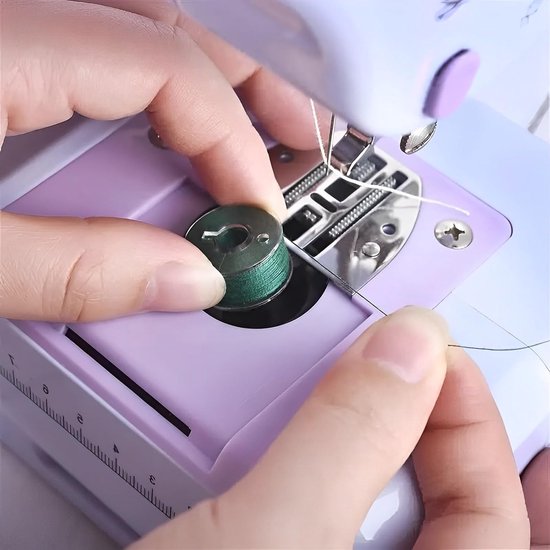 Set van 36 Voorgewonden Kleurige Spoelen voor Naaimachines - Assortiment Onderdraden voor Diverse Merken zoals Brother, Janome en Babylock — afbeelding 4