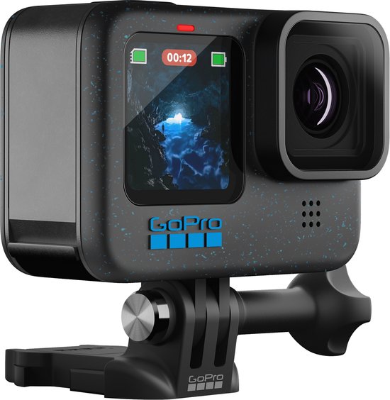 GoPro HERO 12 Black actioncamera met blauwe spetters op zwarte behuizing, gemonteerd op houder.