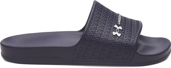 Tong Under Armour bleu marine avec logo et inscription blancs, vue de côté.