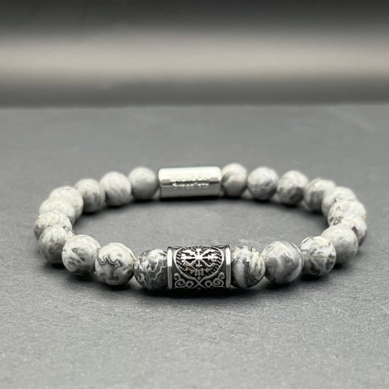 Grijze agaat kralen armband met zilverkleurige centrale bedel met viking symbool en logo.