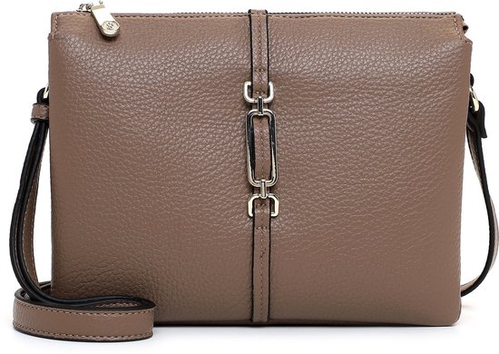 Taupekleurige schoudertas met ritssluiting, goudkleurige gesp en afneembare schouderband.