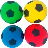 Vier Foamballen met Voetbal print| Softy bal 12 cm | Rood Groen, Geel en Blauw | Dia 12 cm | set van 4 Foamballen