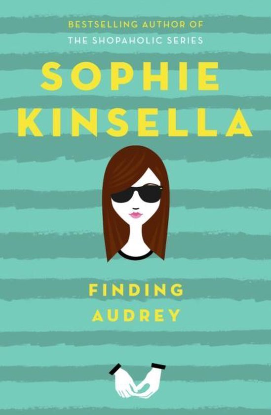 Boekomslag met de titel 'Finding Audrey' van Sophie Kinsella, met een gestileerde vrouw met zonnebril op een gestreepte achtergrond.
