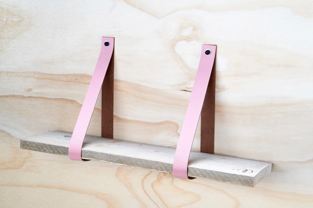Leren Plankdragers Oud Roze, Set van 2 stuks, 92 x 4 cm. incl bevestigingsmateriaal, exclusief plank