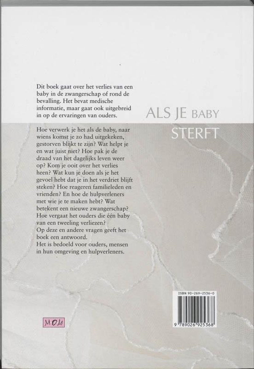 Achterkant boek met tekst 'Als je baby sterft' en informatie over verlies, met een kanten patroon op de achtergrond.