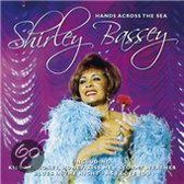 Shirley Bassey - Hands Across The Sea