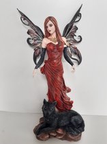 Elfen beeld prachtige grote elf met liggend aan haar voeten een zwarte wolf van Dream Eden  40x21x15 cm