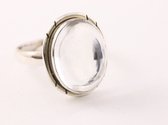 Ovale zilveren ring met bergkristal - maat 20
