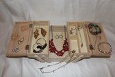 Houten sieradendoos zwart inclusief sieraden - ketting, oorbellen, armband,