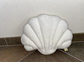 SIIDDS Sierkussen shell velvet wit - Sierkussen - kussen - velvetstof - velours - shell - schelpvorm - wit - accessoire - woondecoratie - babykamer - kinderkamer - interieur