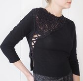YELIZ YAKAR - Luxe Dames cropped uitgaans Trui “Oigme” met handgebreide inzet en een opening aan de zijkant - Viscose - zwart en zilver lurex - maat S - designer kleding - kerst trui- luxecadeau - kerstcadeau voor vrouwen