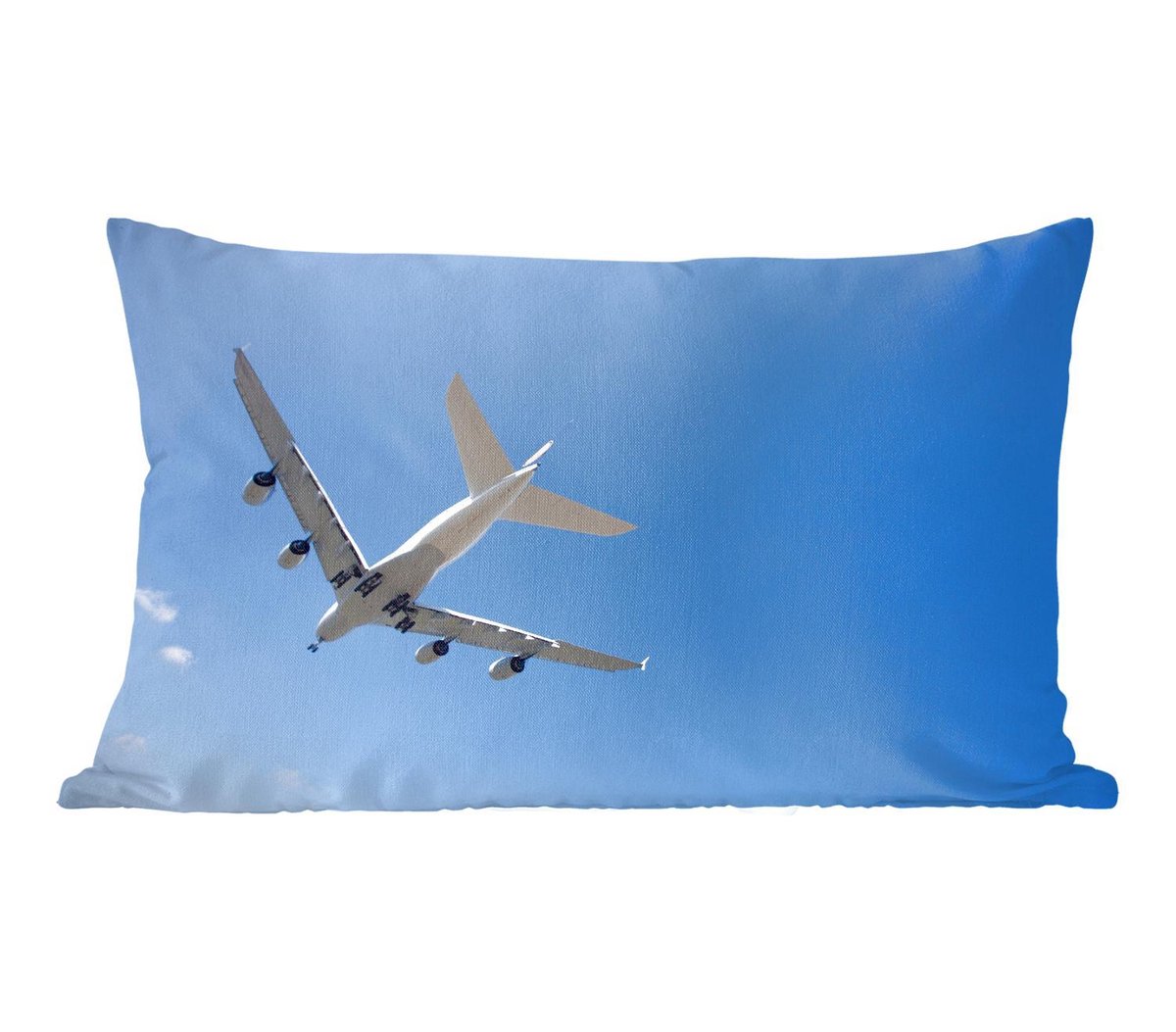 Sierkussen décoratif Avion d'intérieur - Avion volant dans le ciel bleu  clair - 50x30... | bol.com