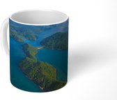 Mok - Een luchtfoto van de baai van Ko Chang - 350 ML - Beker