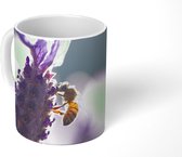 Mok - Close-up van lavendel kleurrijke achtergrond - 350 ML - Beker