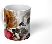 Mok - Hond met pups op een kleed - 350 ML - Beker