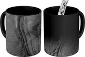 Magische Mok - Foto op Warmte Mokken - Koffiemok - Zwart-wit close-up van een olifant - Magic Mok - Beker - 350 ML - Theemok