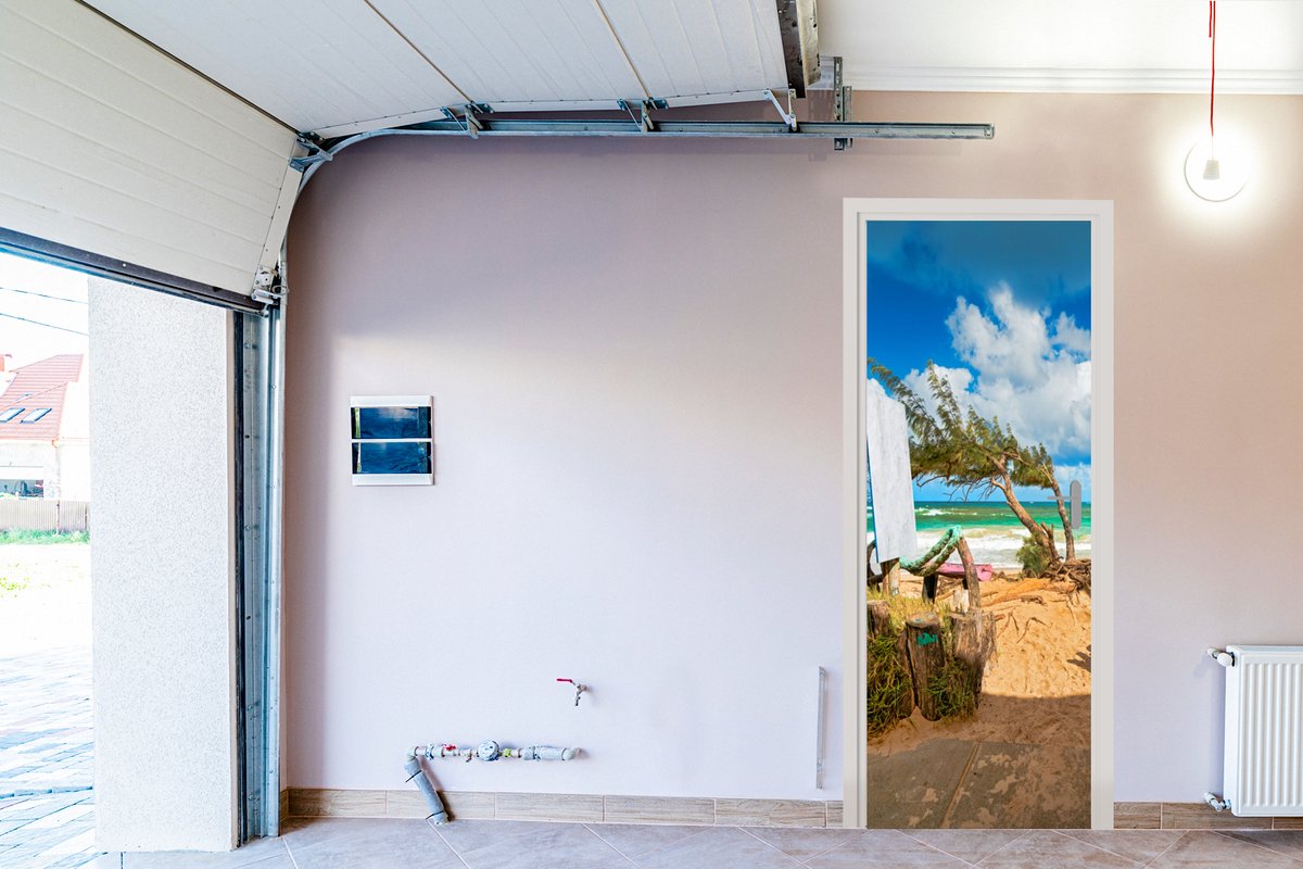 Afbeelding van product StickerSnake  Deursticker Ingang naar het strand van Maui in Hawaii - 85x215 cm - Deurposter