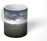 Mok - Uitzicht op het meer van Genève en donkere wolken in de lucht - 350 ML - Beker