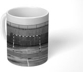 Mok - Handbalveld - zwart wit - 350 ML - Beker