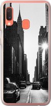 Geschikt voor Samsung Galaxy A20e hoesje - Een rustige straat in New York in zwart-wit - Siliconen Telefoonhoesje