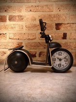 Table Clock Metal Motorcycle 25 cm hoog - tafelklok - uurwerk - horloge - industriestijl - vintage - industrieel - klok - tafel - metaal - cadeau - geschenk - relatiegeschenk - kerst - nieuwjaar - verjaardag - origineel – interieur