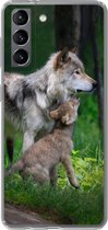 Geschikt voor Samsung Galaxy S21 hoesje - Wolf - Baby - Bos - Siliconen Telefoonhoesje