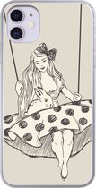 Geschikt voor iPhone 11 hoesje - Meisje in polka-dot jurk met konijn - Siliconen Telefoonhoesje