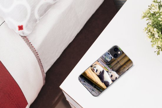 Coque iPhone 13 mini - Pandas - Sol - Bois - Siliconen