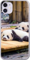 Geschikt voor iPhone 11 hoesje - Panda's - Vloer - Hout - Siliconen Telefoonhoesje
