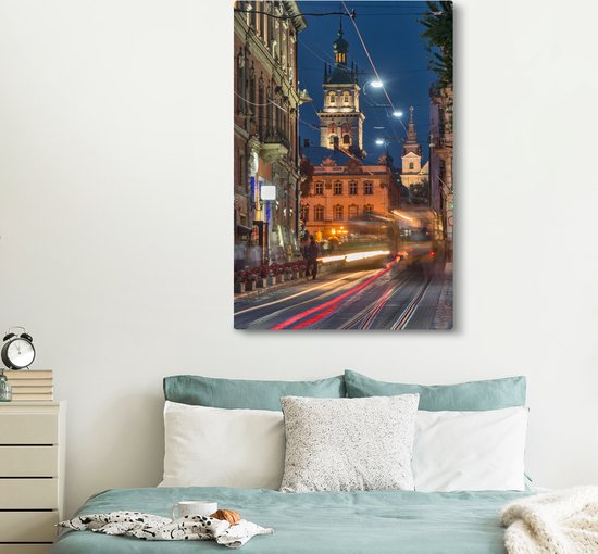 Canvas schilderij 120x180 cm - Wanddecoratie Drukke wegen in de binnenstad van Lvov in Oekraïne - Muurdecoratie woonkamer - Slaapkamer decoratie - Kamer accessoires - Schilderijen