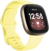 Siliconen Smartwatch bandje - Geschikt voor  Fitbit Sense / Sense 2 siliconen bandje - geel - Maat: S - Strap-it Horlogeband / Polsband / Armband