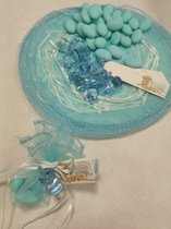 10 stuks tule blauw met papflesbedeltje kaartje en chocoladebonen uitdeelcadeau geboorte babyshower