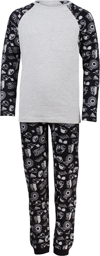 Jongens pyjama met geprinte mouwen met Petjes en Brillen en een all over print op de broek 134/140