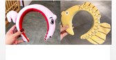 2Stuks Schattige Diadeem met Knuffel Dieren-Knuffel Haarband-Voor Kinderen en Volwassenen-Verkleed Accessoires/Multifunctionele Decoratie - Party/Feest/Verjaardag/Halloween-Gele Goudvis+Roze 