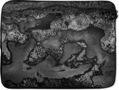 Laptophoes 17 inch - Abstracte Meren in IJsland - zwart wit - Laptop sleeve - Binnenmaat 42,5x30 cm - Zwarte achterkant