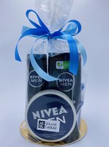 Cadeau voor man Nivea men Deep clean shower gel Nivea deodorant Nivea men creme en douchespons - Verjaardag - Geschenkset mannen - Verjaardag mannen - 4 producten