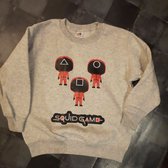 Squid Game sweater grijs maat 128