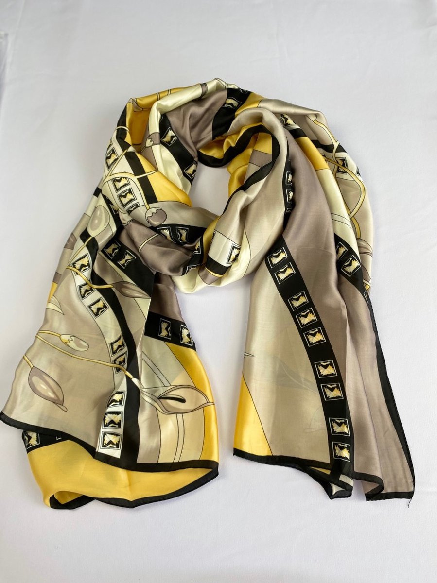 Sjieke / klassieke sjaal van glad materiaal 30% zijde met 70 % viscose