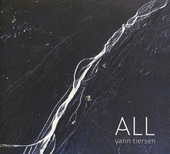 Albumhoes met donkere, korrelige achtergrond met een witte, golvende lijn. Tekst 'ALL yann tiersen' in wit.