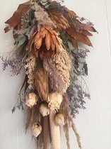 Een speciaal hangend boeket van droogbloemen 70 x 30 cm/ hanging dried flowers boequet/ stylen met droogbloemen / gedroogde bloemen / Bloemen en Decoratie 4 U .nl