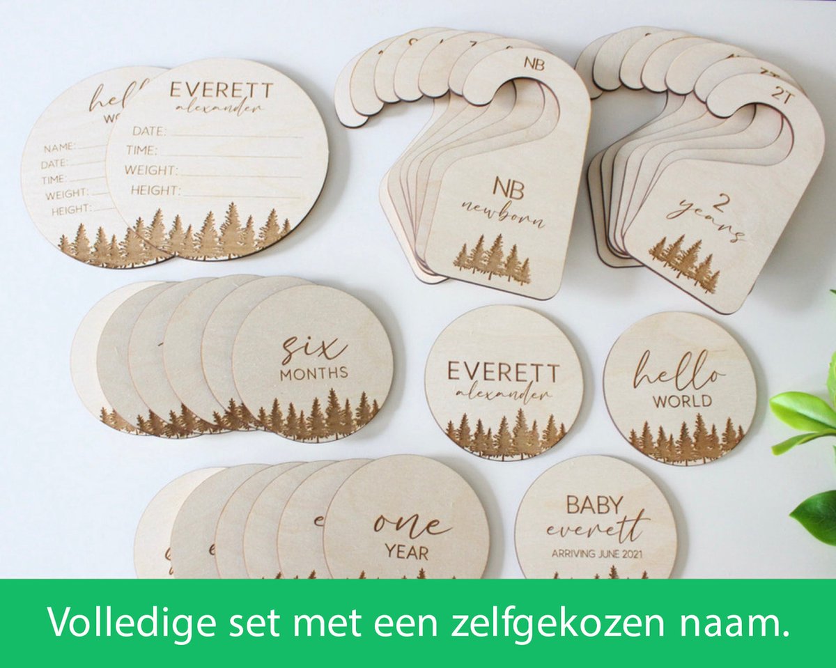 Brandtstudio - Mijlpaal schijven hout - Baby - Forest - Engels - Totaal Pakket Kledingsorteerhanger - Eigen gekozen naam.