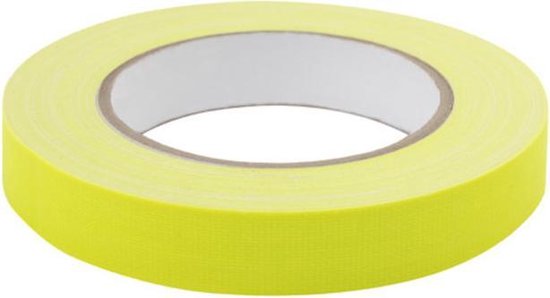 Gele gaffa tape rol op een kartonnen kern.