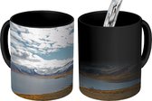 Magische Mok - Foto op Warmte Mok - IJsland - Berg - Wolken - 350 ML