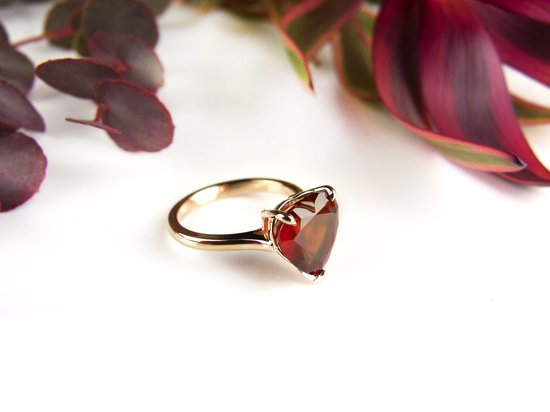 ring solitair in roos goud gezet met madeira citrien hartvorm