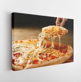 Onlinecanvas - Schilderij - Pepperoni Pizza Houten Plank Art Horizontaal Horizontal - Multicolor - 115 X 75 Cm