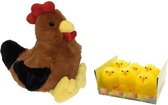 Pluche bruine kippen/hanen knuffel van 25 cm met 6x stuks mini kuikentjes 6,5 cm - Paas/pasen decoratie