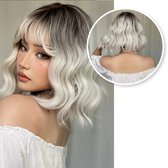 SassyGoods® Grijze Pruik Ombre - Wig - Pruiken Dames - Kort Haar - Bob - Wit Zilver - 30 cm