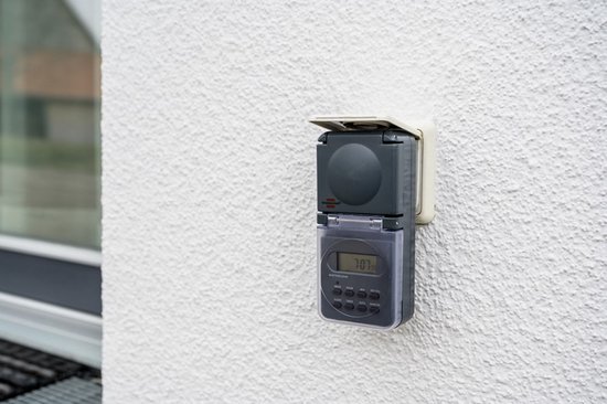 Brennenstuhl digitale Timer weekschakelklok IP44, digitale Tijdschakelaar met stopcontact (weekschakelklok voor buitengebruik, met hogere contactbescherming) antraciet